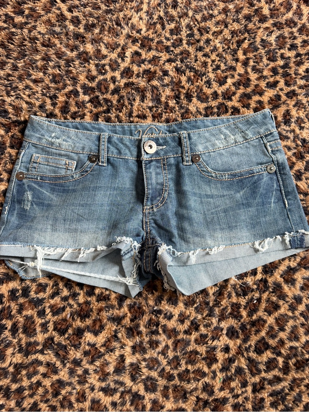 Vintage vanity low rise shorts